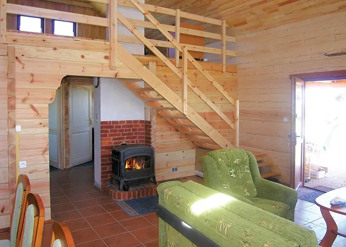 Nyaraló Neska Mścice