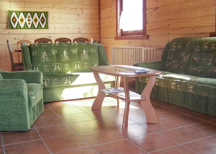 Nyaraló Neska Mścice